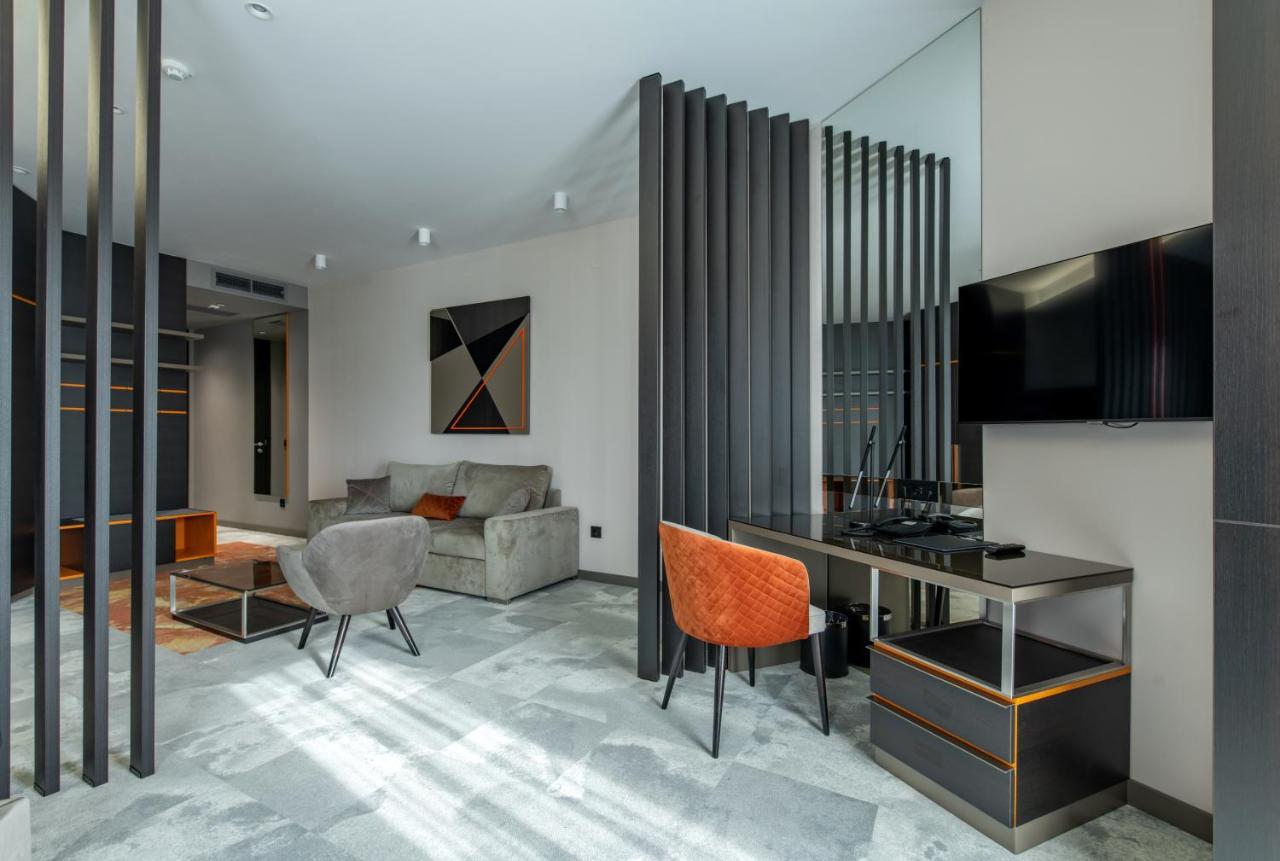 Hotel Zeneva Lux Крагуевац Екстериор снимка