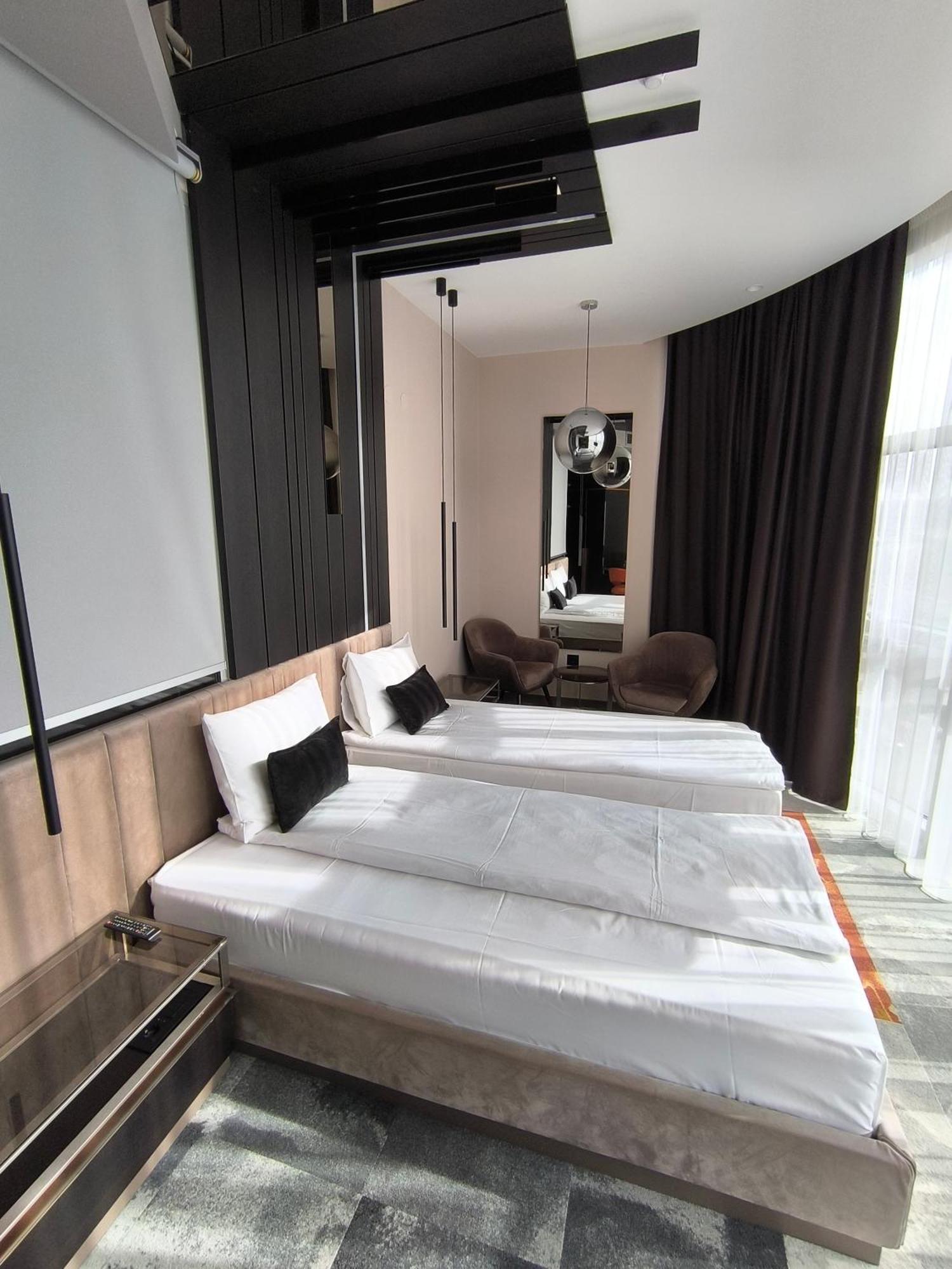 Hotel Zeneva Lux Крагуевац Екстериор снимка